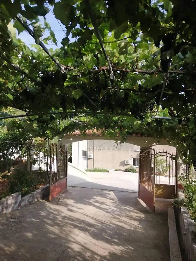 Villa Nefeli Piqeras Lejlighed