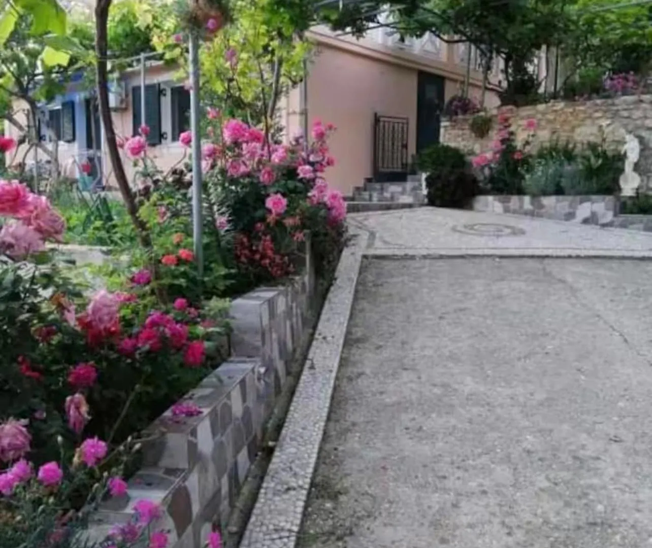 Villa Nefeli Piqeras